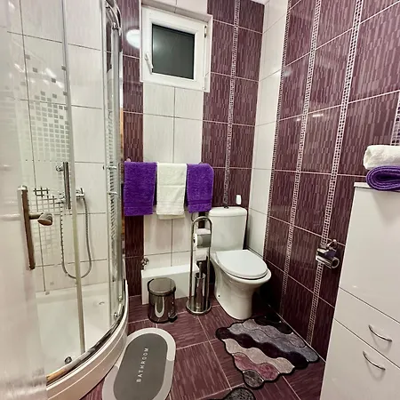 Apartment Nadahome Sombor's Retreat - With Fast Wifi And Free Parking