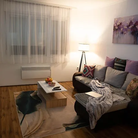 Nadahome - With Fast Wifi And Free Parking Сомбор
