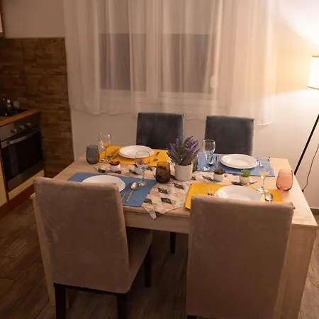 Apartment Nadahome Sombor's Retreat - With Fast Wifi And Free Parking *