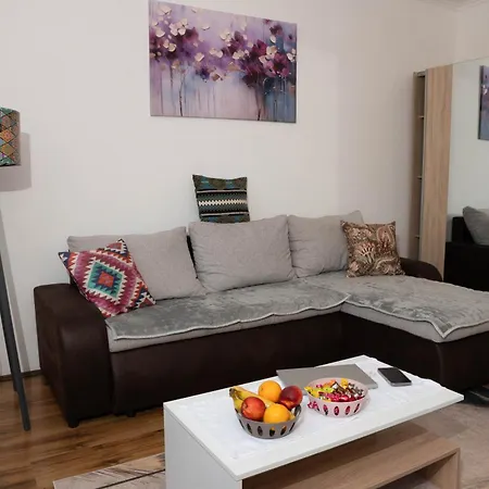 Nadahome - With Fast Wifi And Free Parking Сомбор