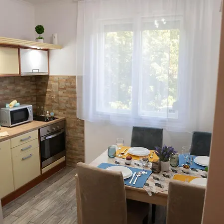 Nadahome - With Fast Wifi And Free Parking Apartment Sombor