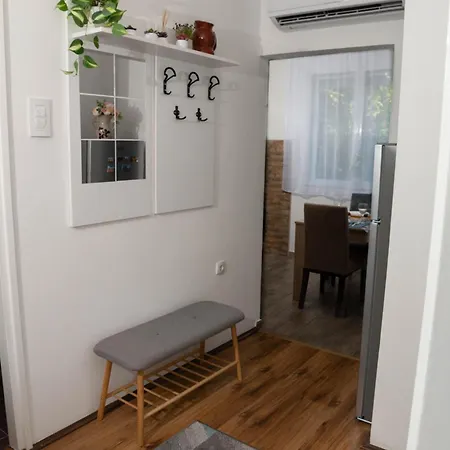 Nadahome - With Fast Wifi And Free Parking Apartment *