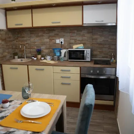 Nadahome - With Fast Wifi And Free Parking Sombor