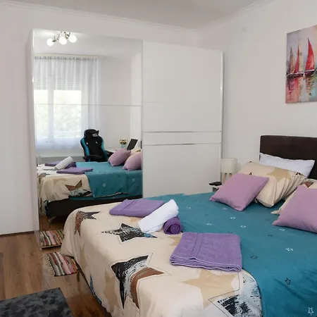 Nadahome - With Fast Wifi And Free Parking Apartment *