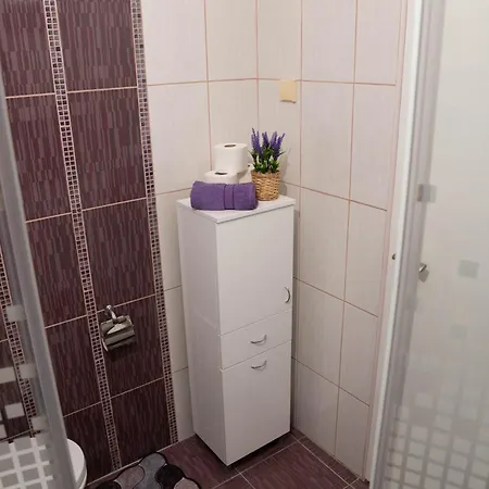 Apartment Nadahome Sombor's Retreat - With Fast Wifi And Free Parking