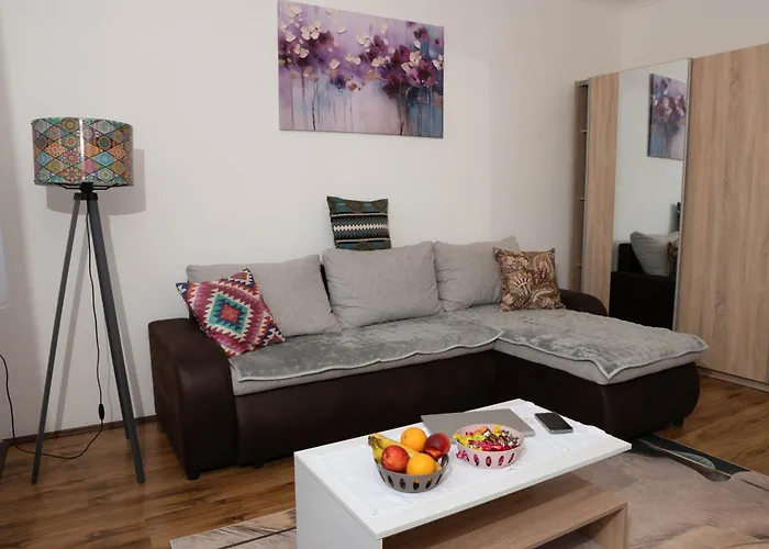 Nadahome - With Fast Wifi And Free Parking Sombor