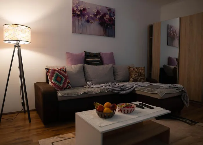 Nadahome - With Fast Wifi And Free Parking