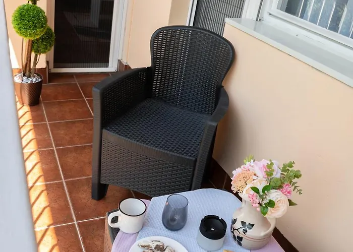 Nadahome - With Fast Wifi And Free Parking *