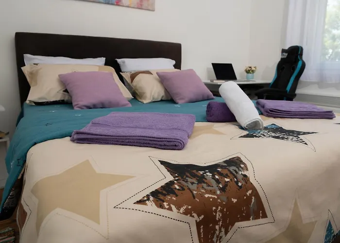 Nadahome - With Fast Wifi And Free Parking *